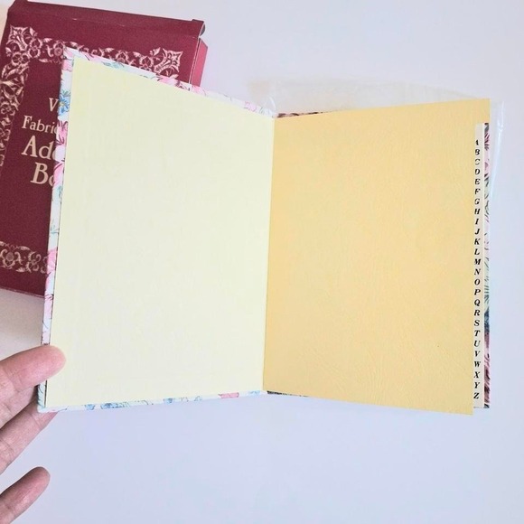 Vintage 80s floral address book New in box - Picture 3 of 6